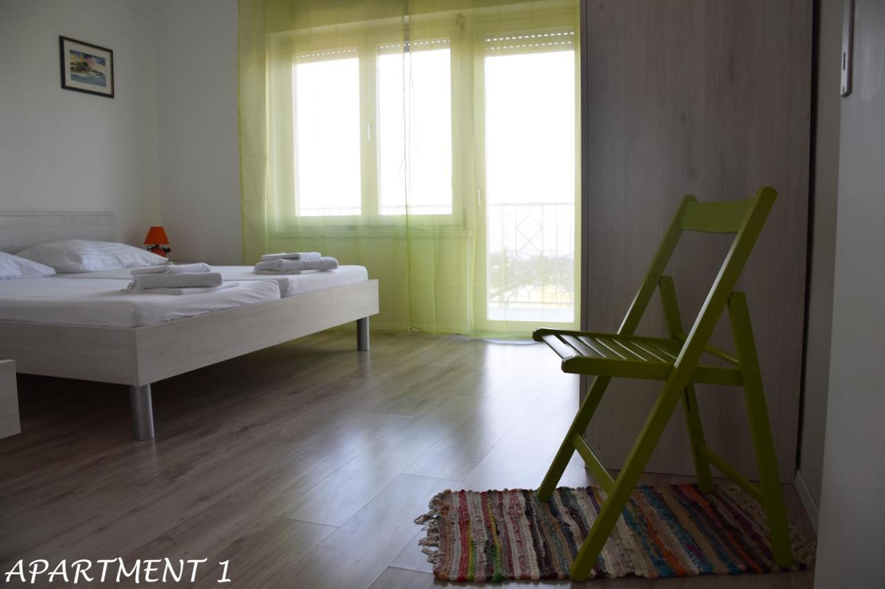 Apartments Luka Trogir Exterior foto